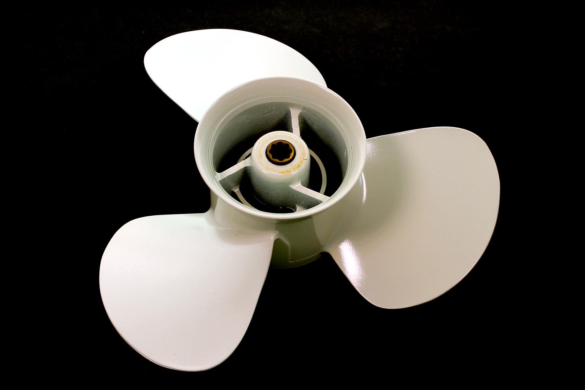 Изображение товара Гребной винт (3X11-3 / 4"x7-R) - Propeller (3X11-3/4&quot;x7-R)